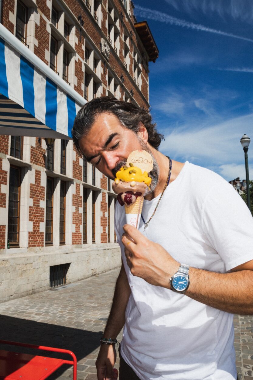 Turan is eating with the Bulgari Octo Roma blue version on the wrist